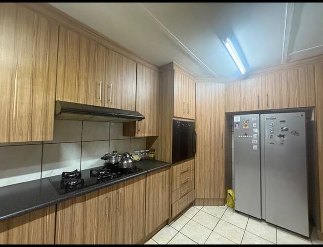 5 BEDROOM HOUSE FOR SALE IN VANDERBIJLPARK CW 5